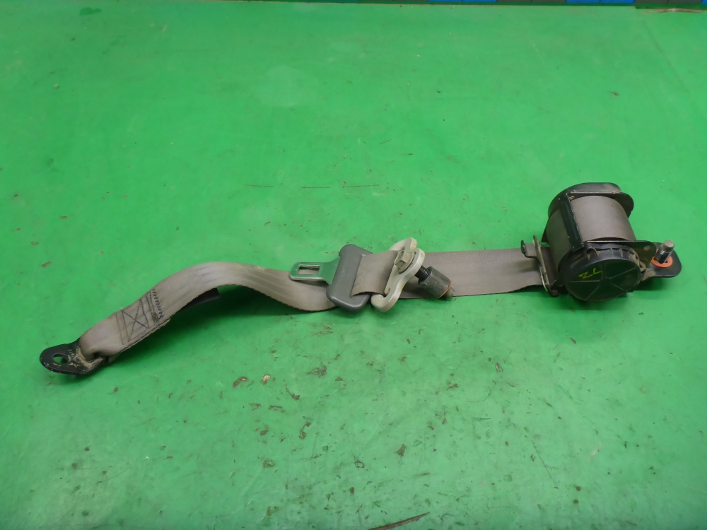 Ремень безопасности