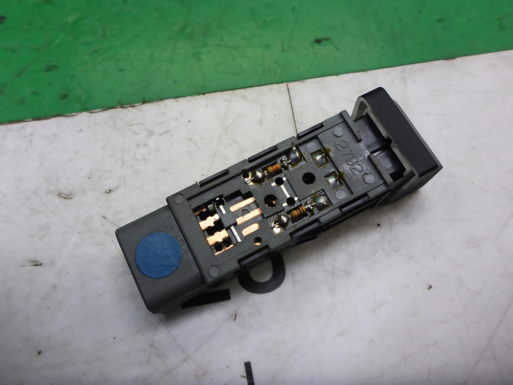 Кнопка обогрева сидений