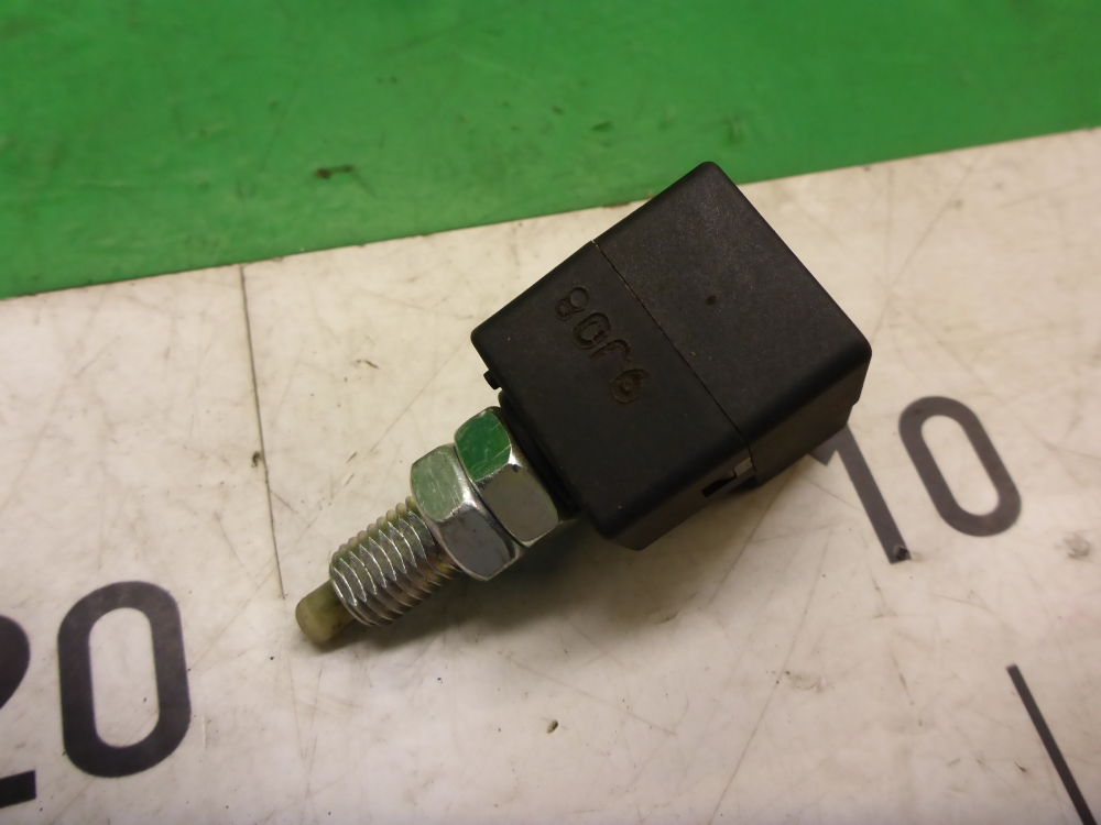 Датчик включения стопсигнала