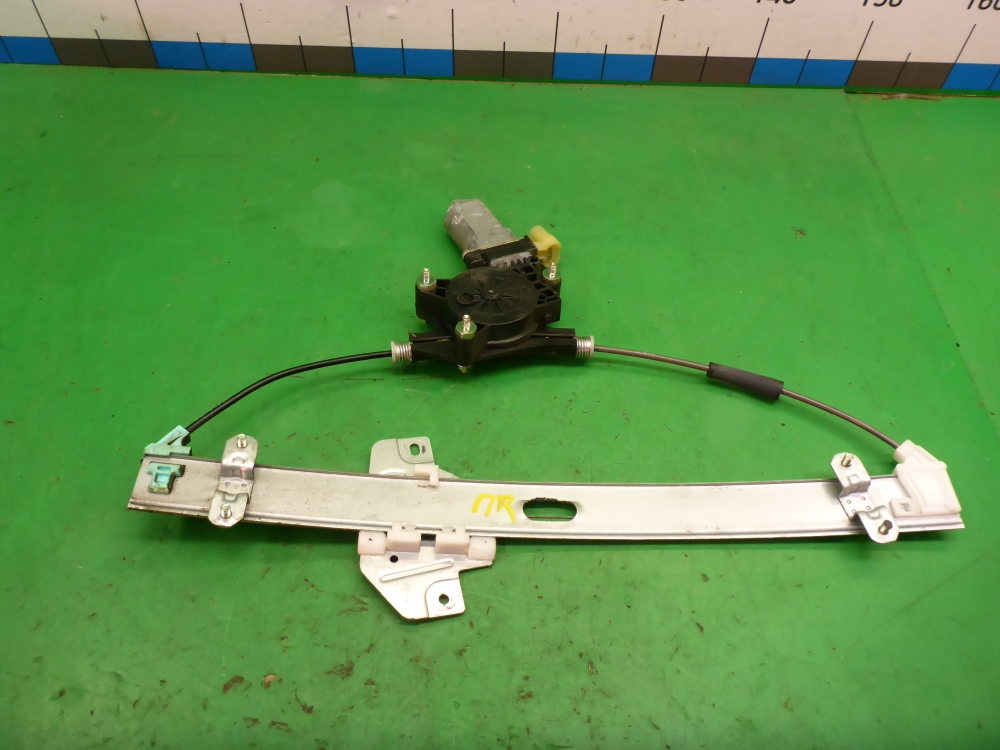 Стеклоподъемник электр. передний правый