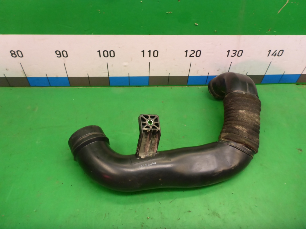 Патрубок воздушного фильтра