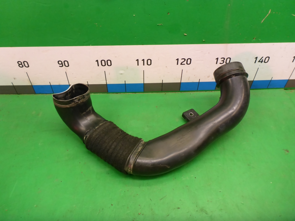 Патрубок воздушного фильтра