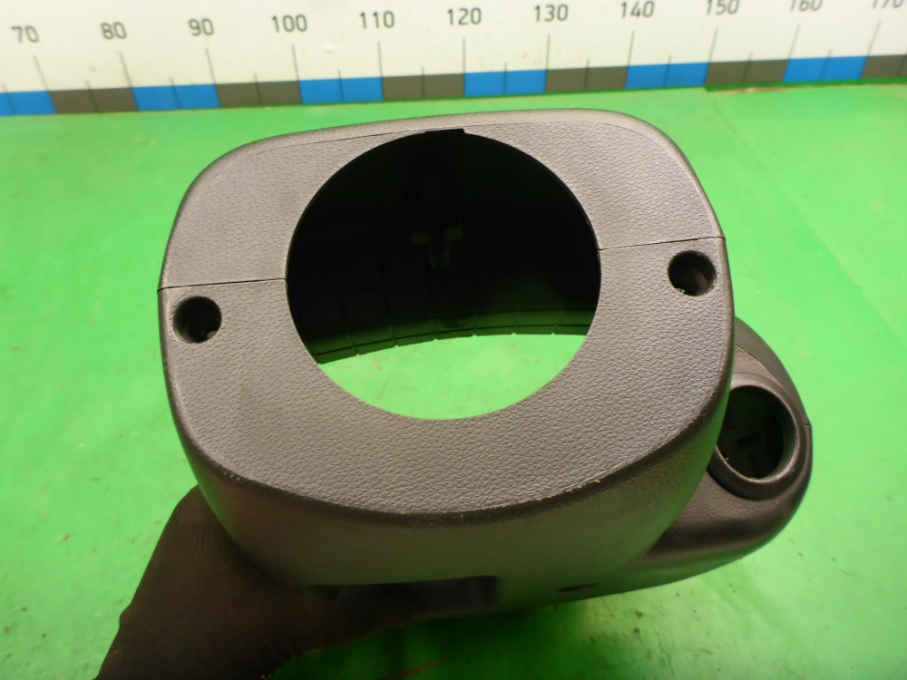 Кожух рулевой колонки