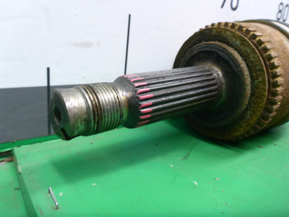 Полуось передняя правая