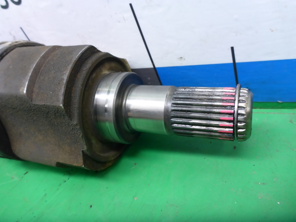 Полуось передняя правая