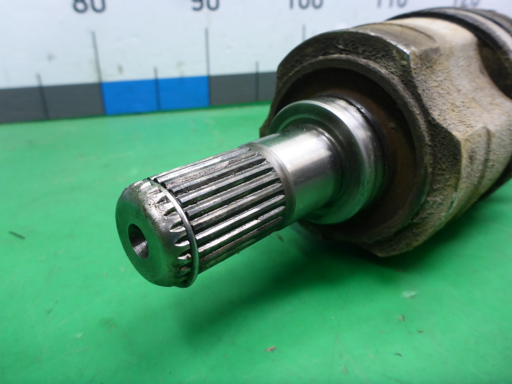 Полуось передняя левая