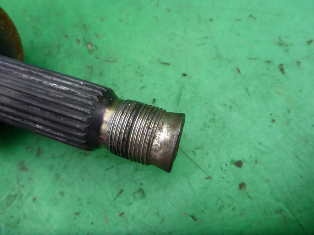 Полуось передняя левая