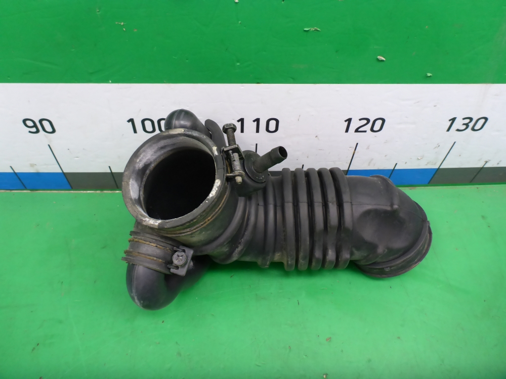 Патрубок воздушного фильтра