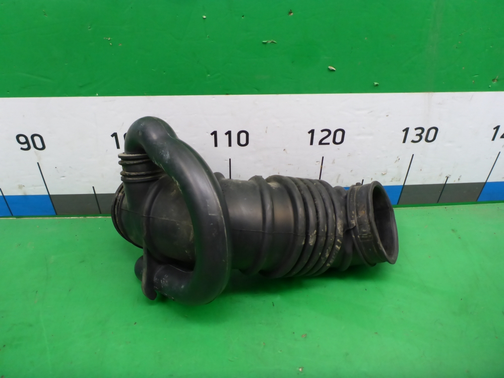 Патрубок воздушного фильтра