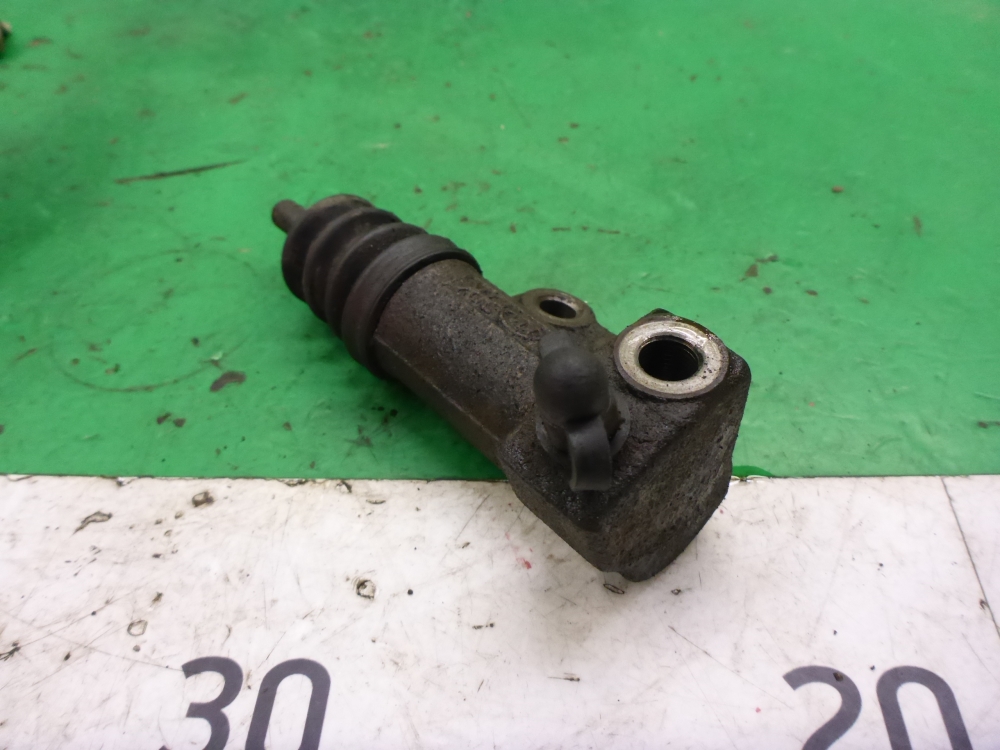 Цилиндр сцепления рабочий