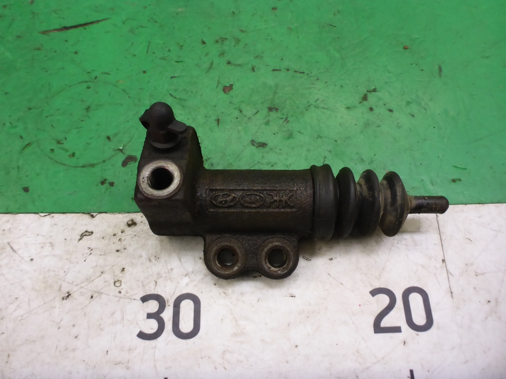 Цилиндр сцепления рабочий