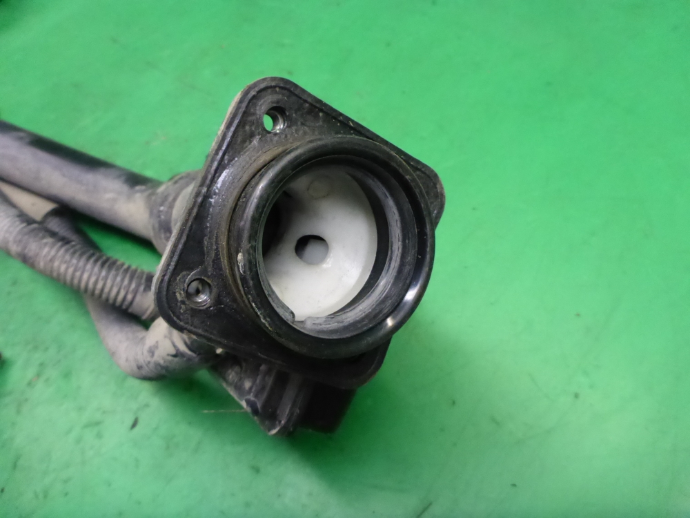 Горловина топливного бака