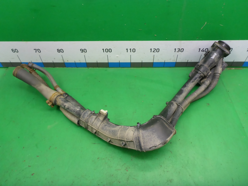 Горловина топливного бака