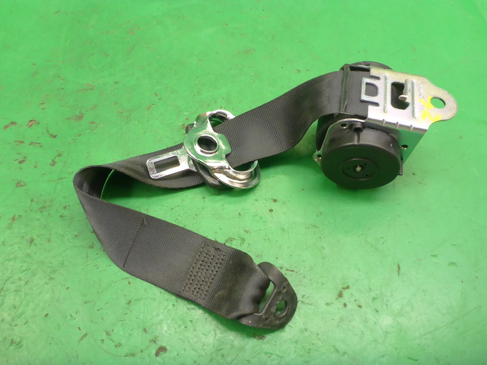 Ремень безопасности