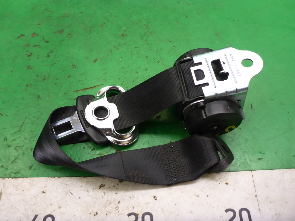 Ремень безопасности