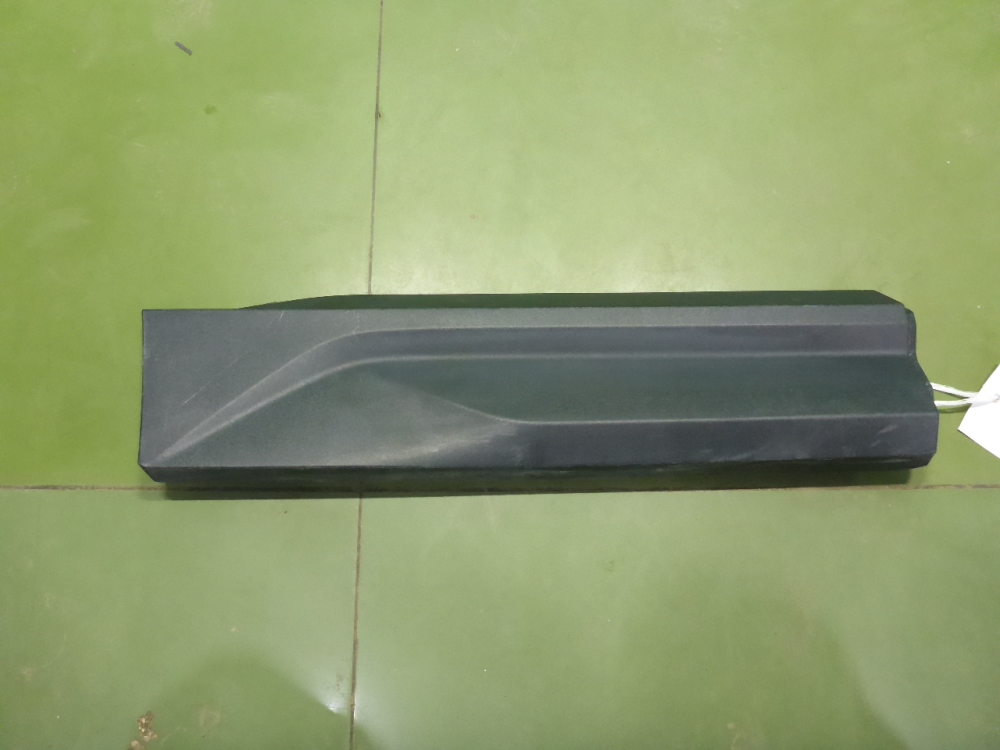 Накладка двери задней правой