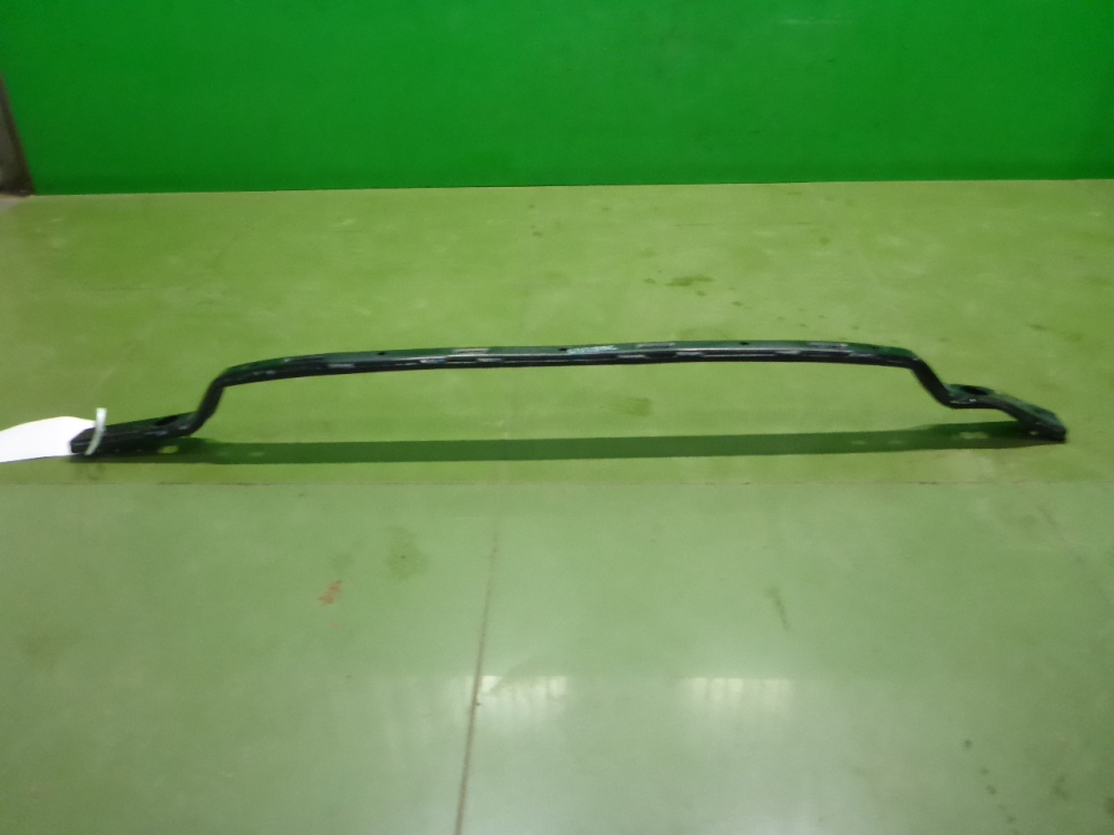 Усилитель переднего бампера