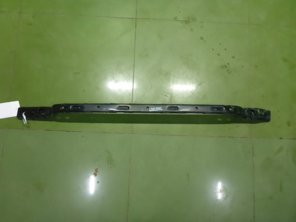 Усилитель переднего бампера