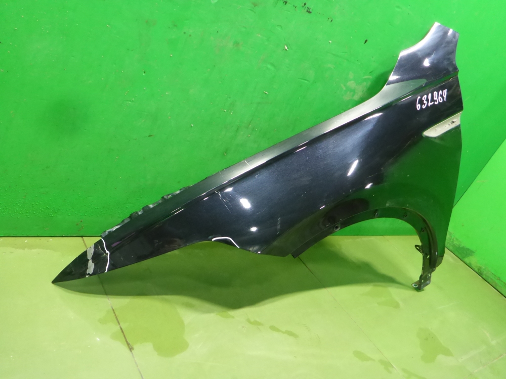 Крыло переднее левое