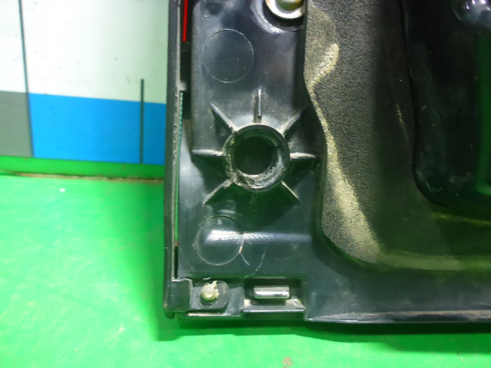 Фонарь задний внутренний правый