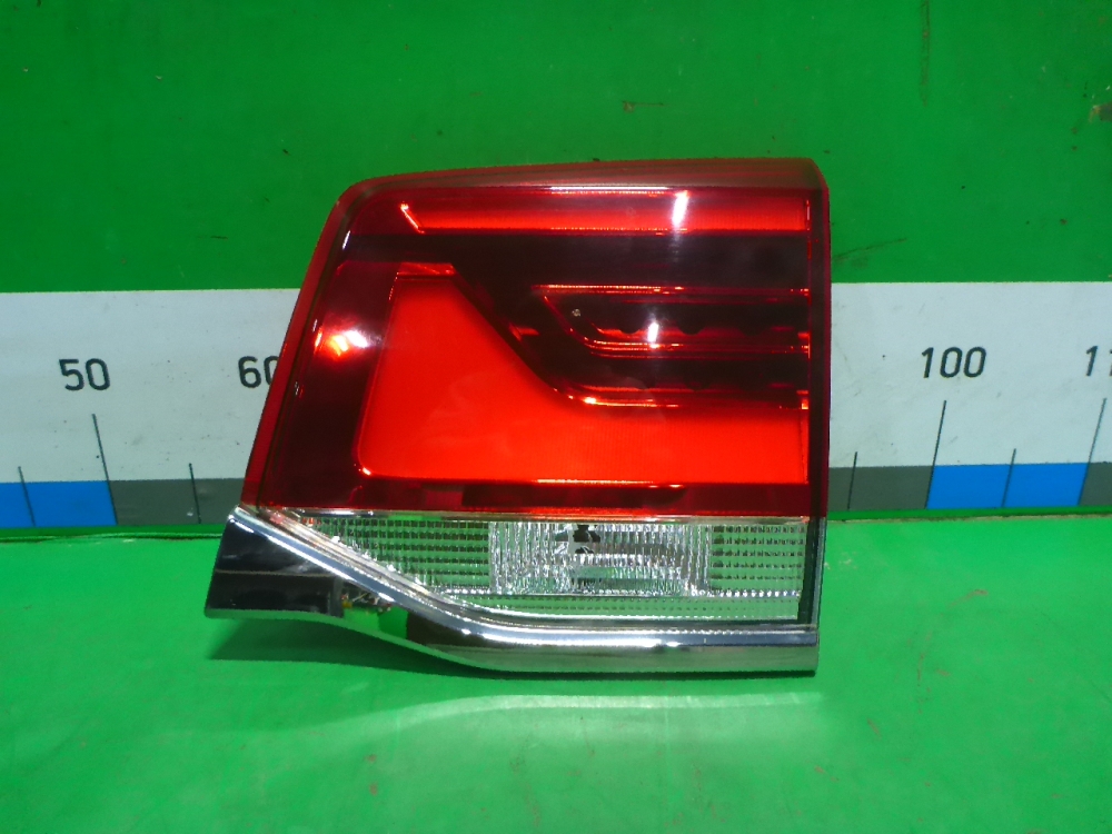 Фонарь задний внутренний правый