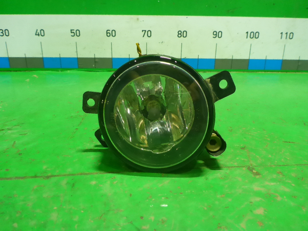 Фара противотуманная правая