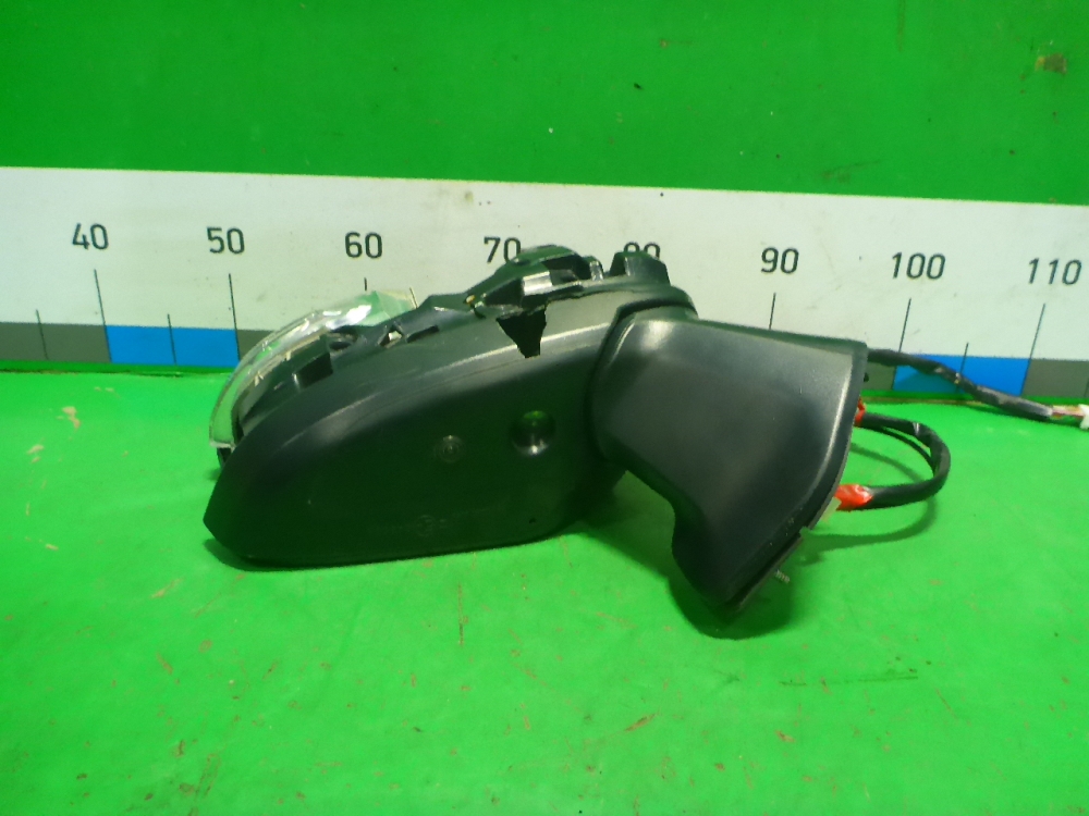 Зеркало правое электрическое