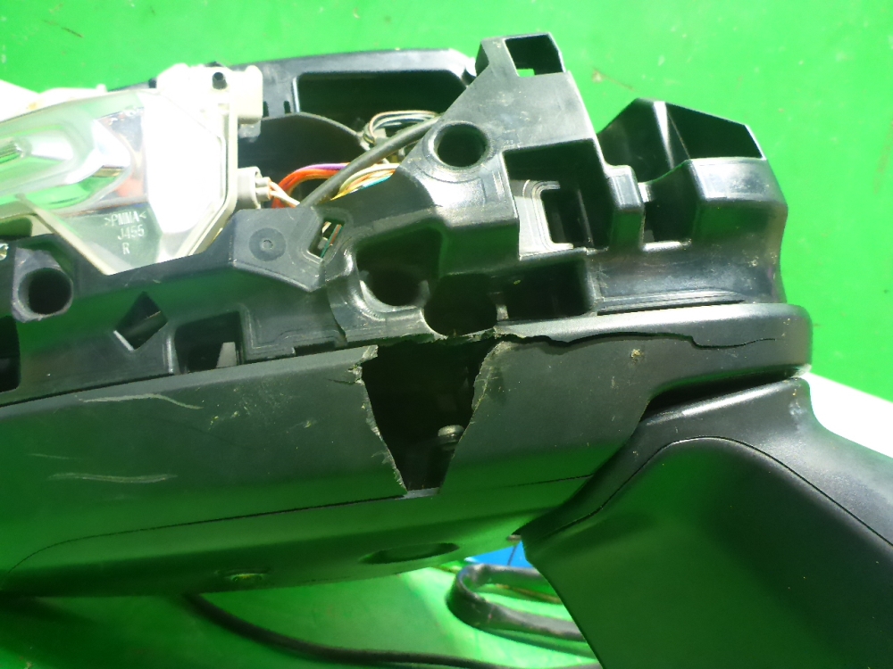 Зеркало правое электрическое