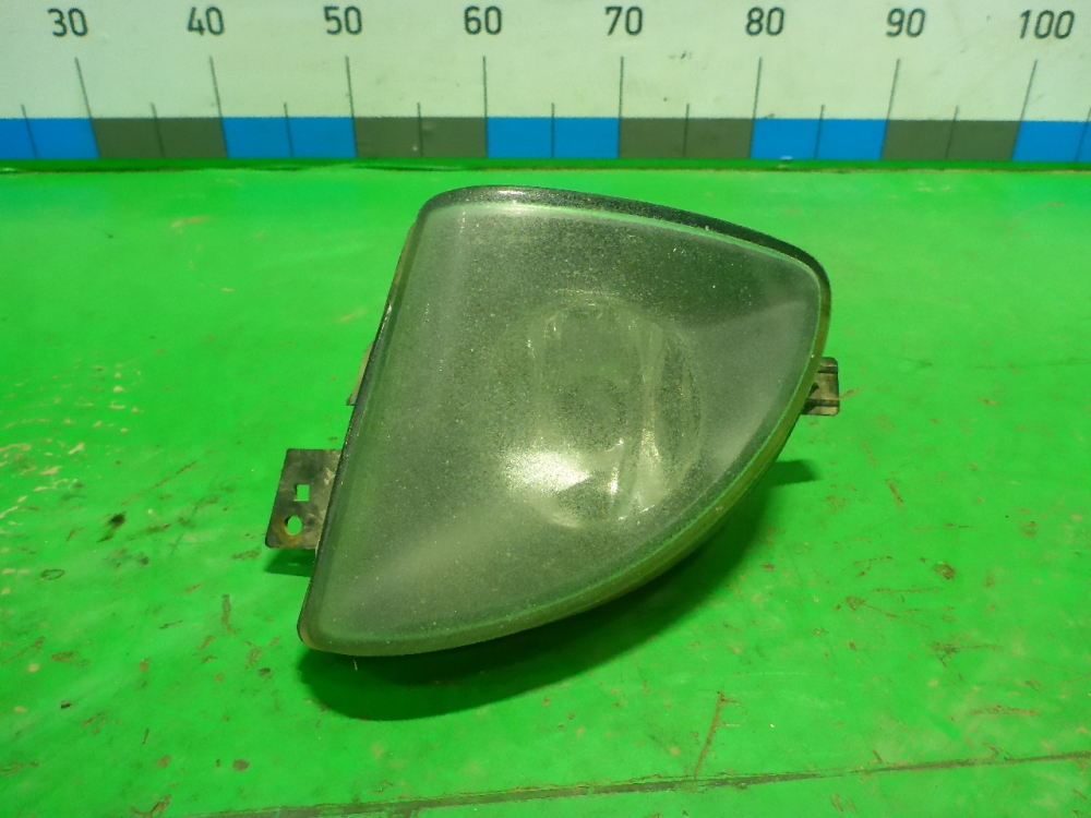 Фара противотуманная правая