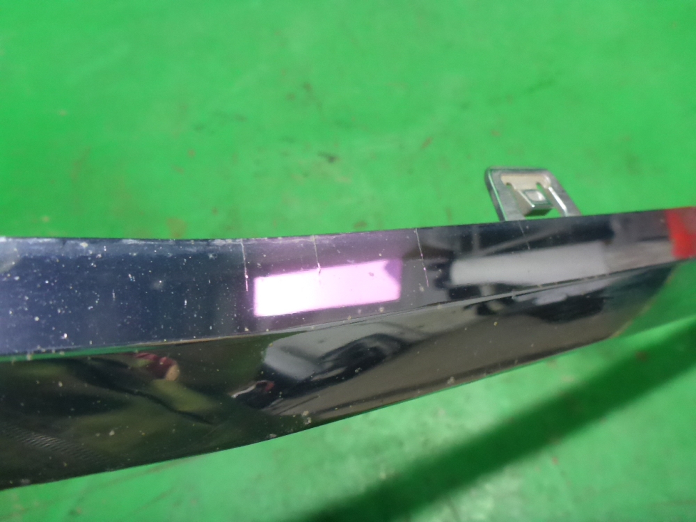 Накладка переднего бампера центральная