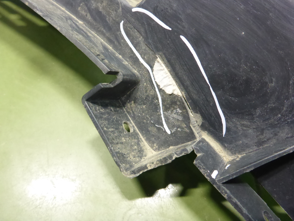 Кронштейн переднего бампера правый