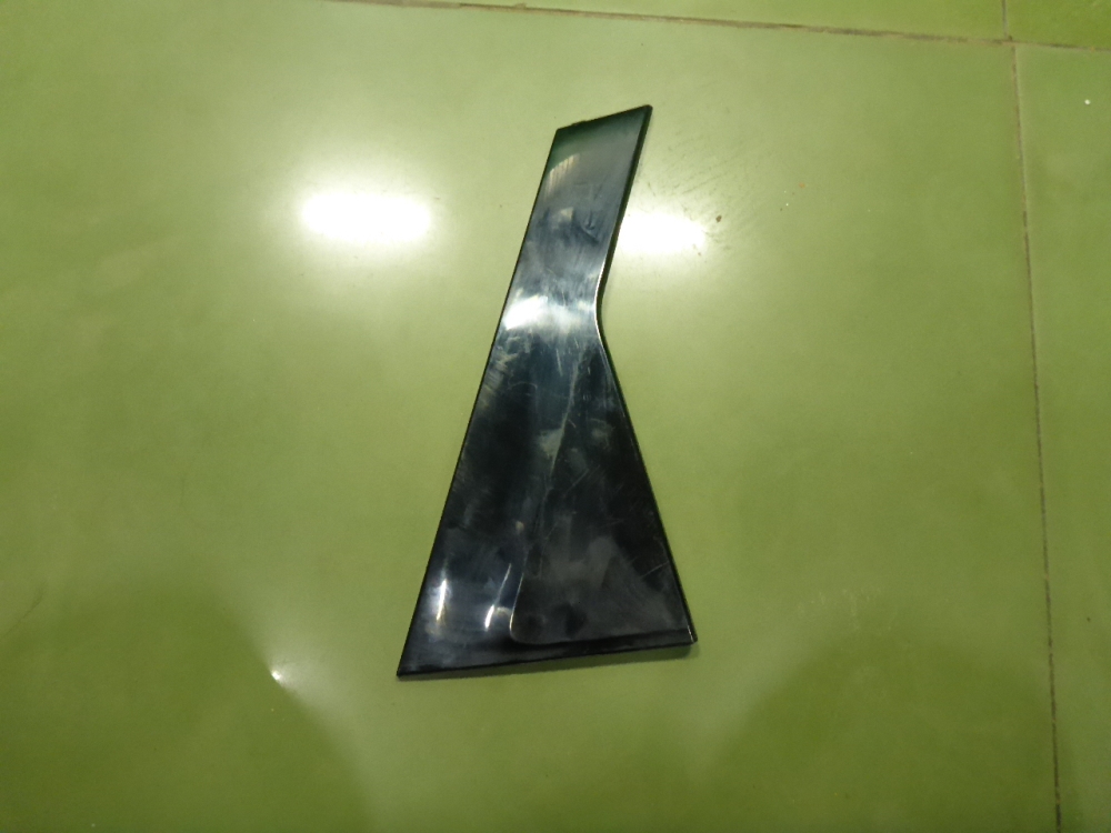 Накладка двери задней правой