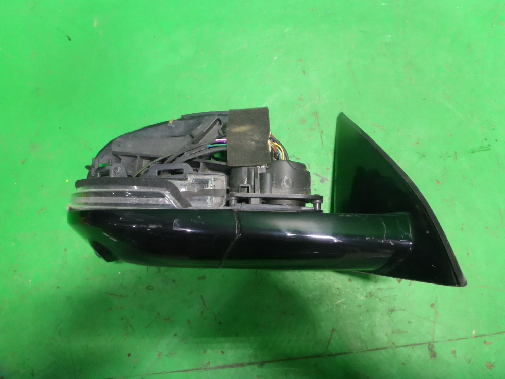 Зеркало правое электрическое