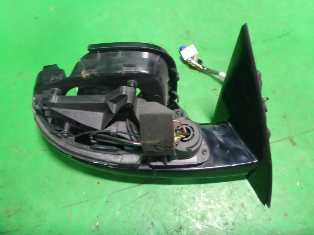 Зеркало правое электрическое