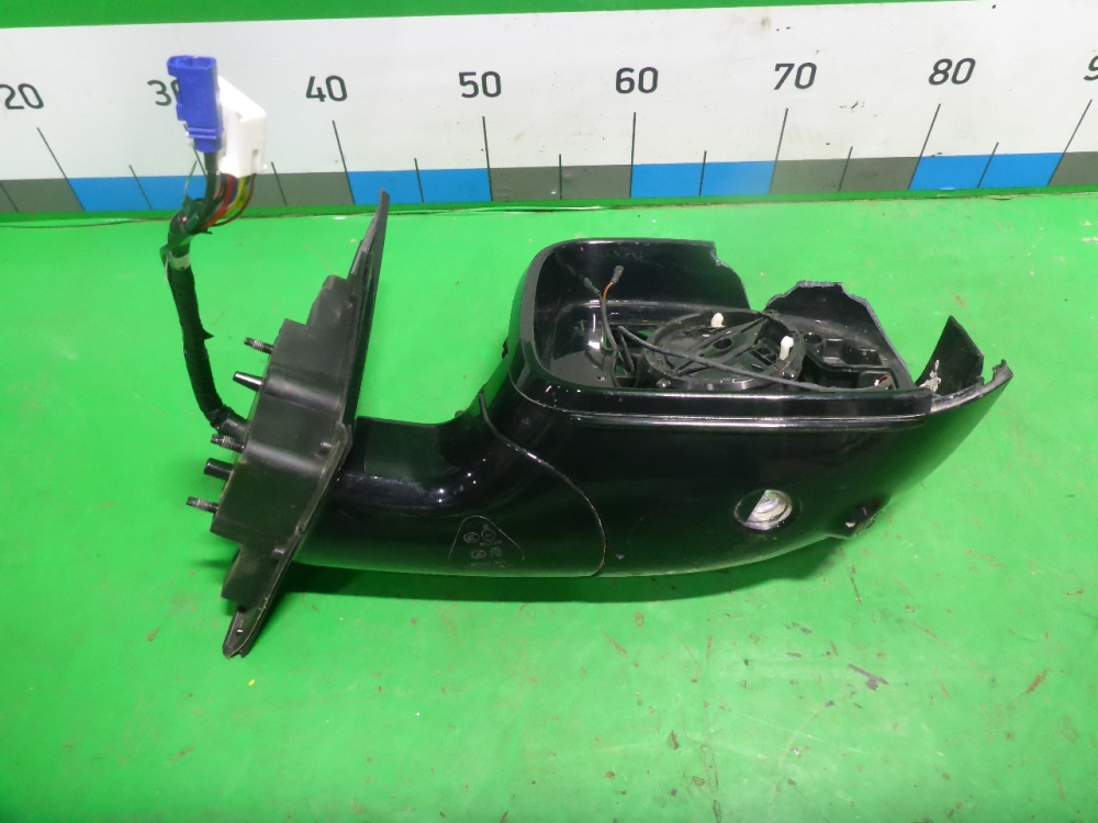 Зеркало правое электрическое