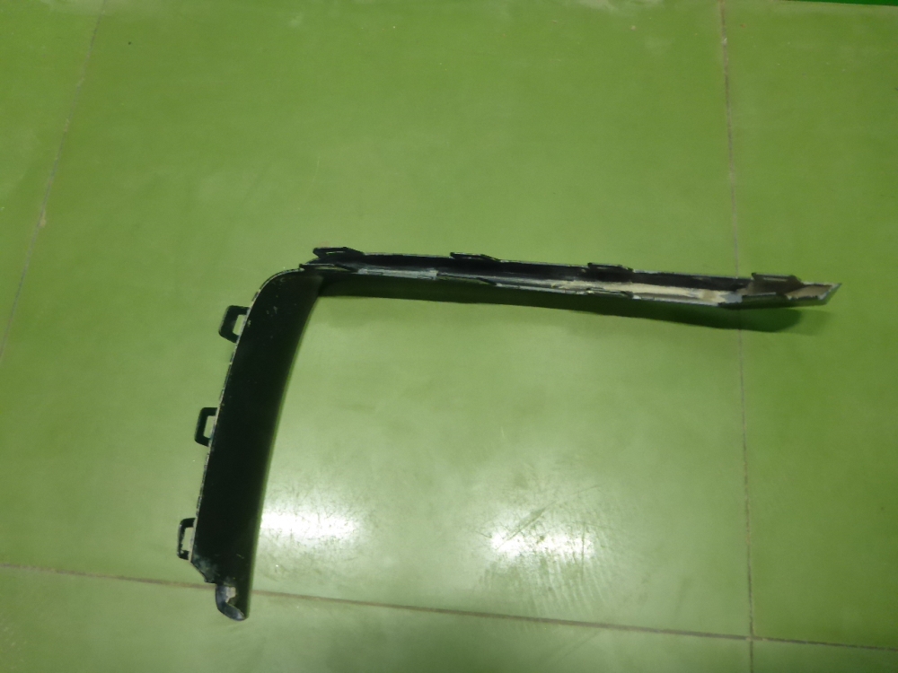 Накладка переднего бампера левая