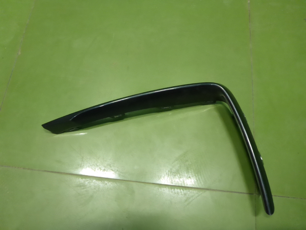 Накладка переднего бампера левая