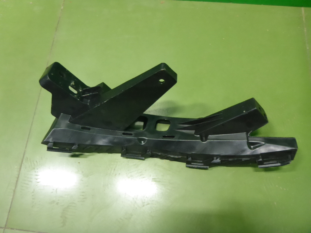 Кронштейн фар левый