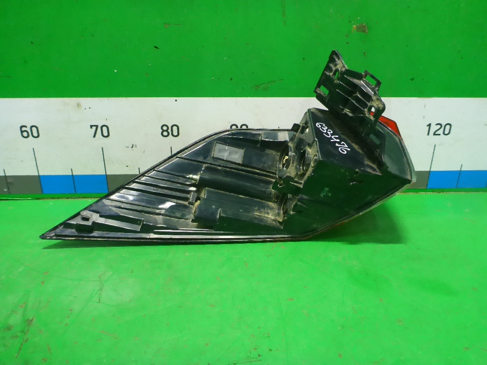 Фонарь задний наружный правый