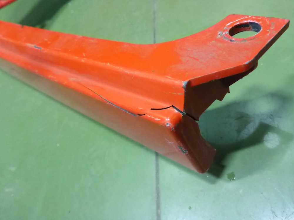 Подножка правая