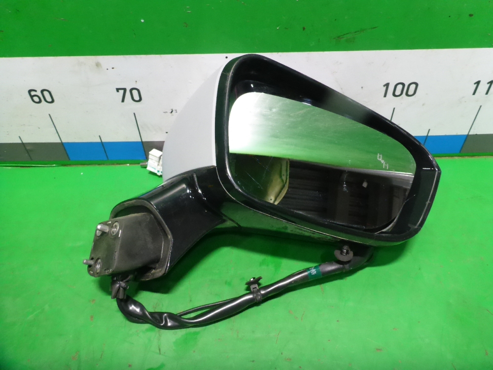 Зеркало правое электрическое