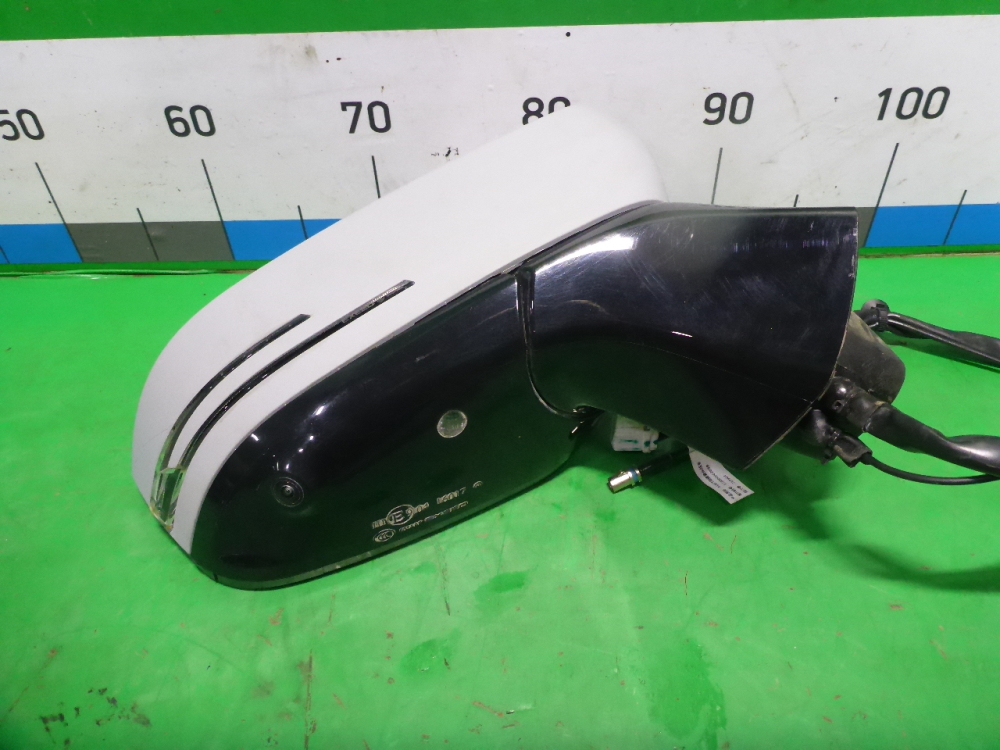 Зеркало правое электрическое