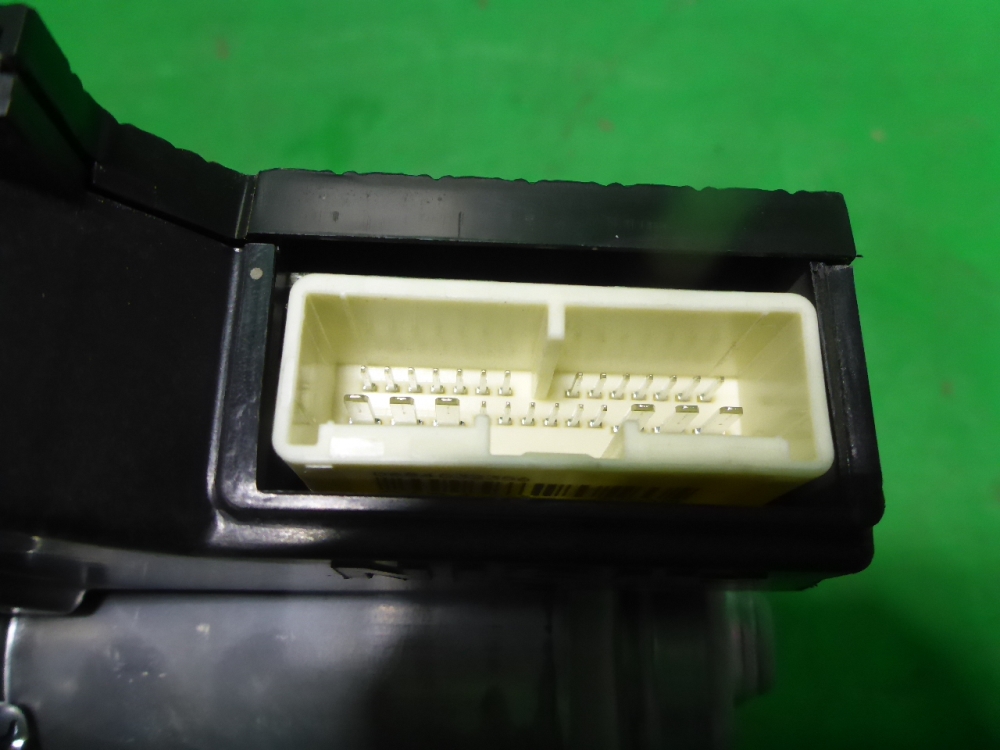 Механизм подъема двери багажника