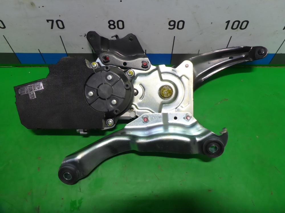 Механизм подъема двери багажника