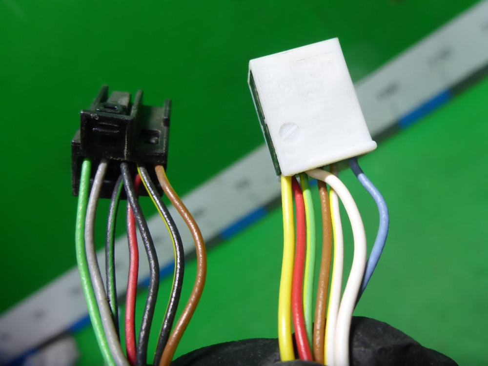 Зеркало правое электрическое