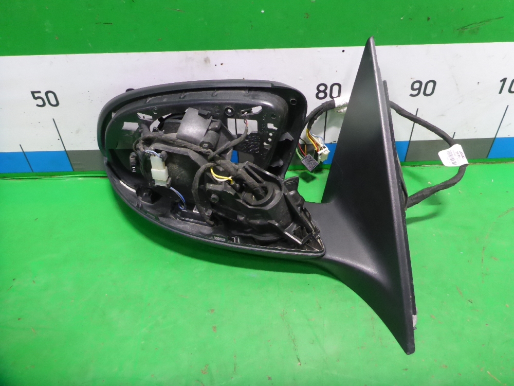 Зеркало правое электрическое