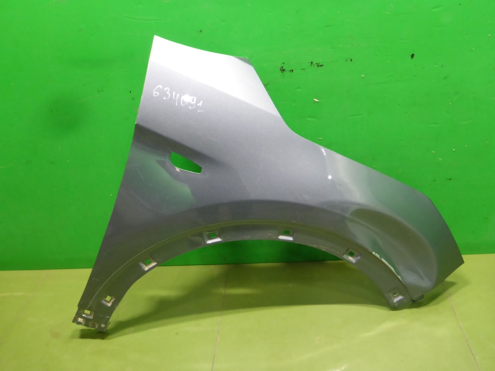 Крыло переднее правое