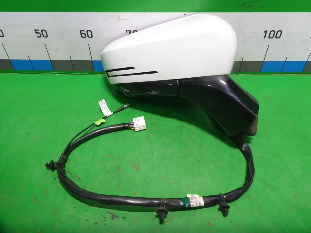 Зеркало правое электрическое