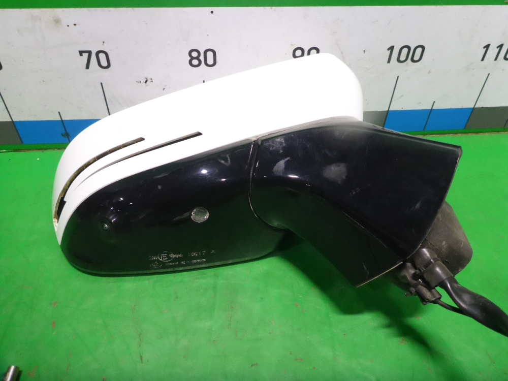 Зеркало правое электрическое