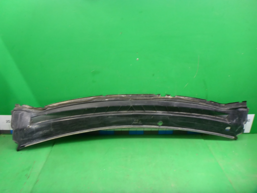 Решетка стеклоочистителей (Жабо)